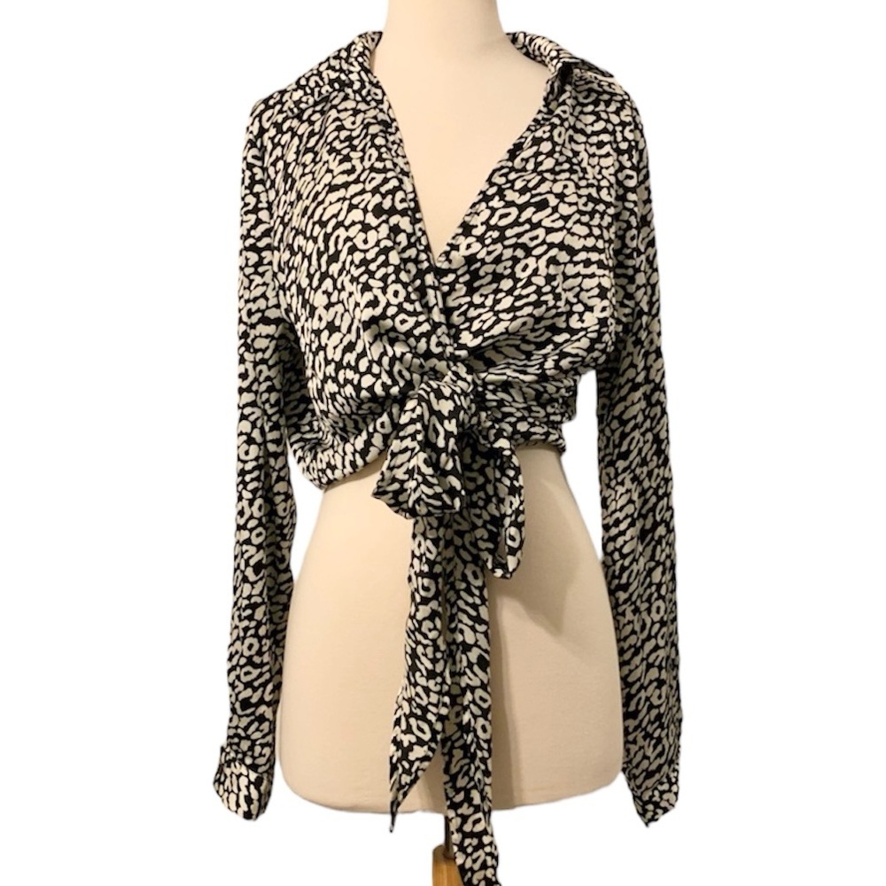 Pretty Little Thing Avalyn Black‎ Leopard Wrap Front Side Tie Blouse 10